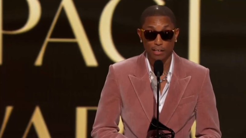Pharrell pays tribute to Q Tip and Dr Dre