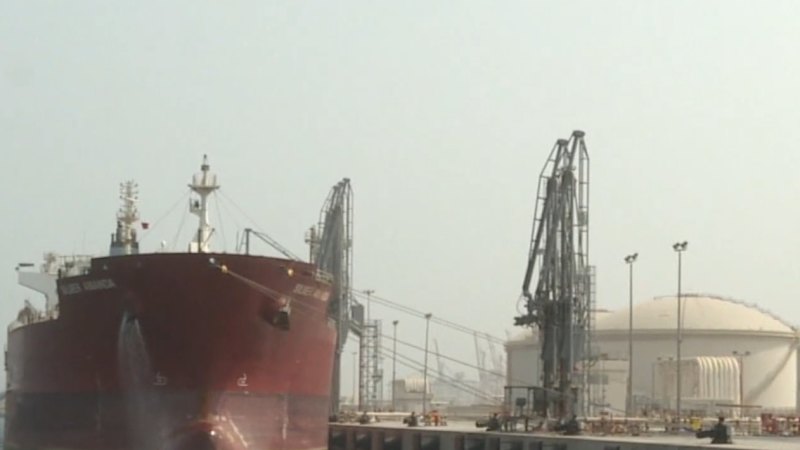 Top economist issues dire economic warning