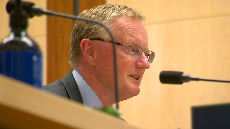 Former RBA governor accuses government of fuelling inflation