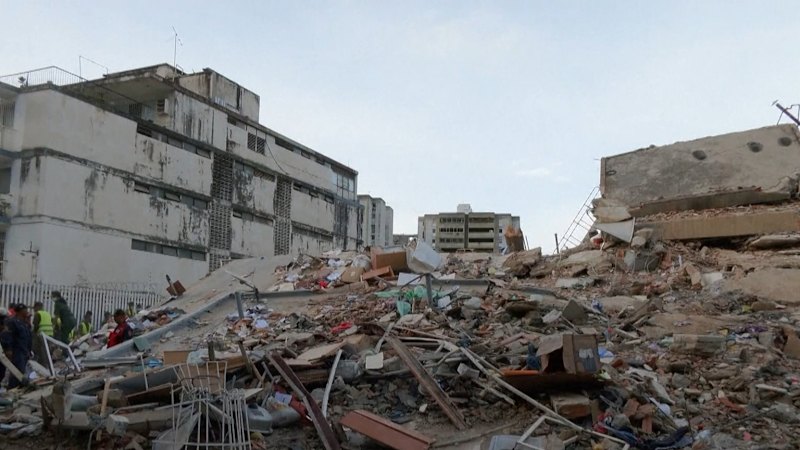 Death toll expected to rise in Venezuela earthquake