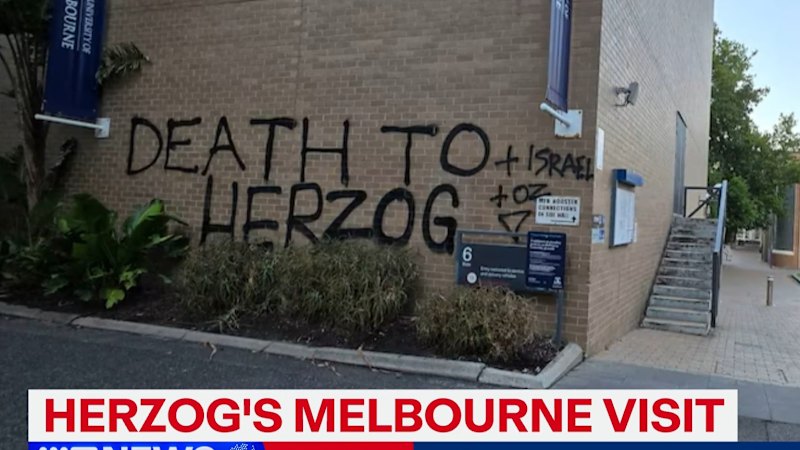 Israeli President Isaac Herzog arrives in Melbourne