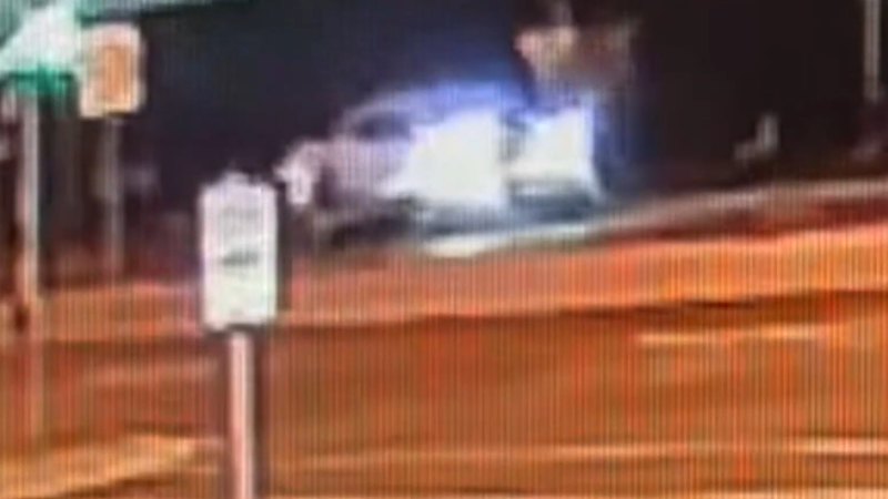 Two teens at large following fatal Melbourne crash