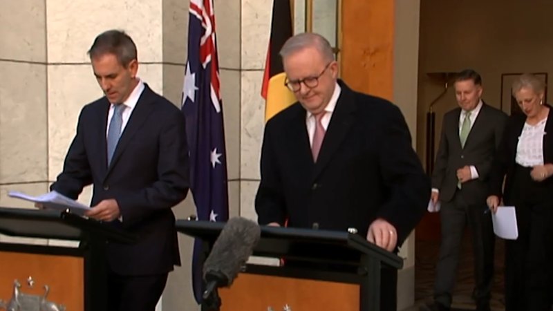 Government flags strengthening social media ban