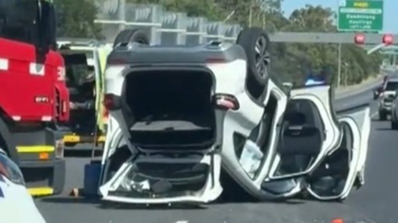 Teens in stolen car cause chaos on Melbourne freeway
