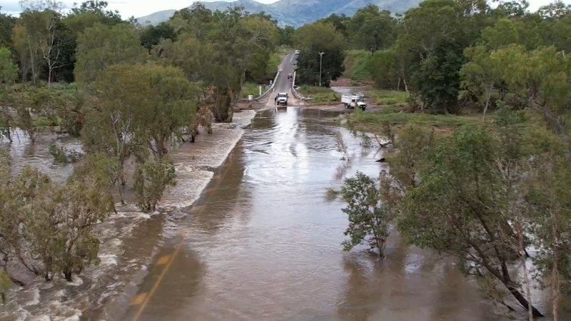 Cyclone Narelle makes landfall in the Northern Territory