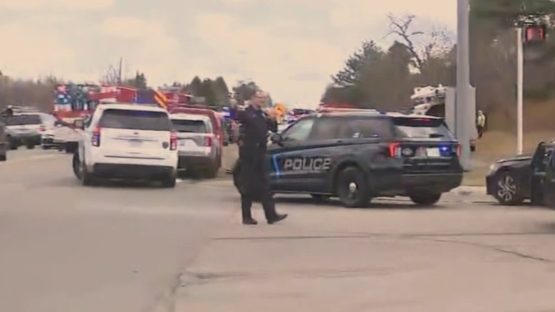 Suspected gunman dead after US synagogue shooting