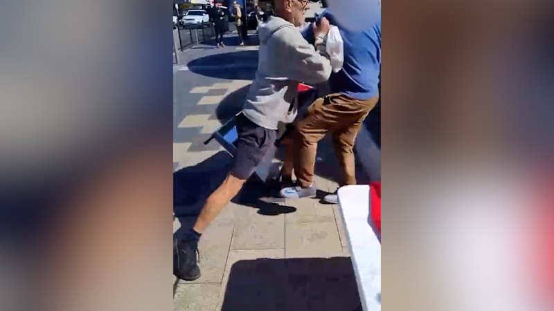 IDF volunteer attacks man in a food court