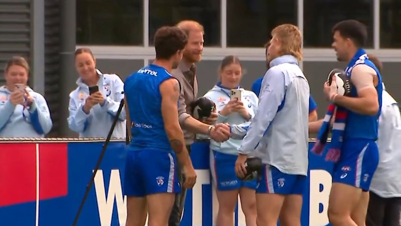Prince Harry hones AFL skills in Melbourne
