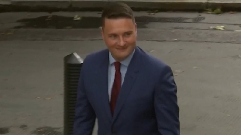 Senior UK minister resigns in bid to unseat prime minister