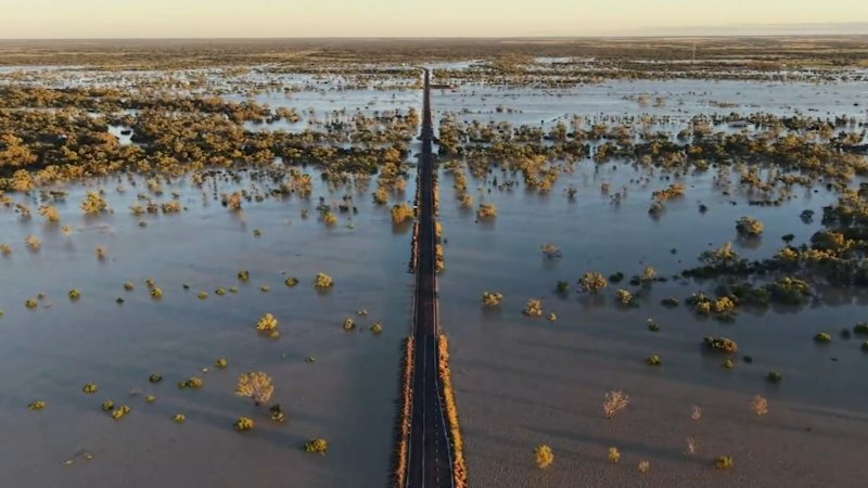 Outback town floods in Queensland