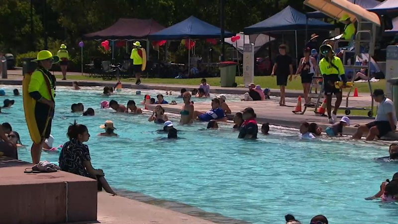 Queensland sweats through hottest Australia Day in nearly three decades