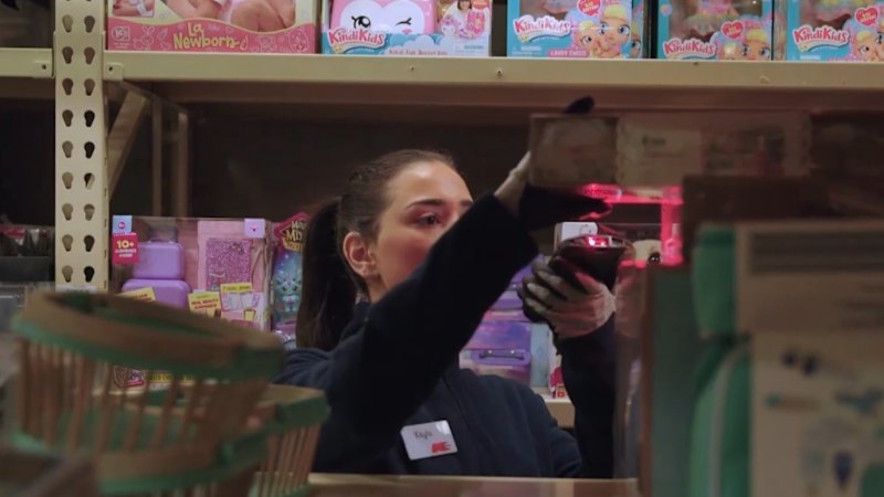 Retail giant scraps delivery fees