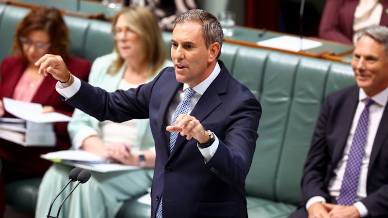 'I can't hear you back there': Chalmers