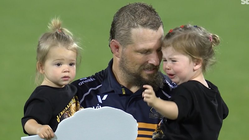 Slipper breaks Super Rugby record