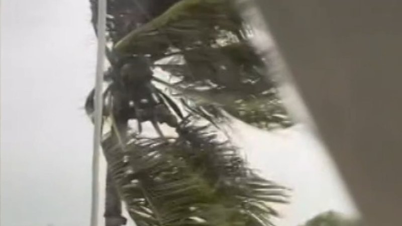 Cyclone Narelle barrels into North Queensland as category 4 system