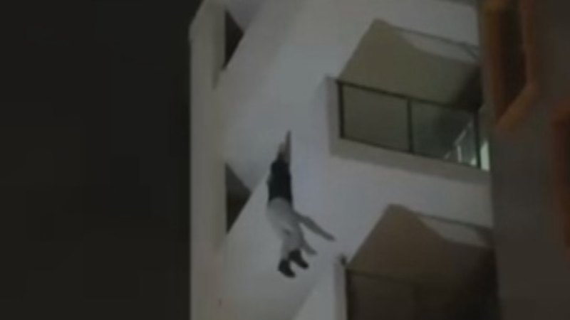 Man dies after falling from Sydney balcony following call to police