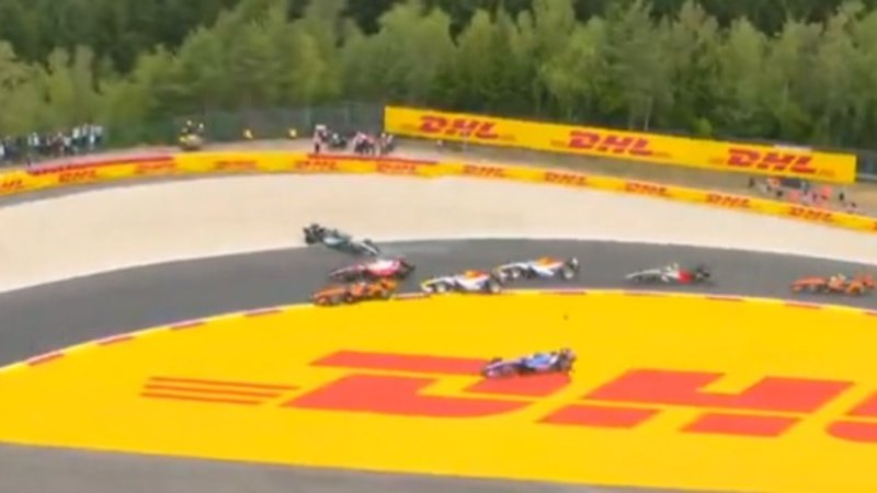 Russell crashes out on first lap