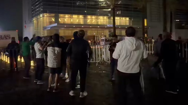 Mexican fans try to keep Ecuador players up all night