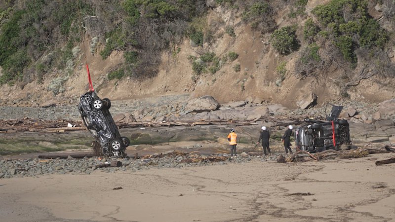 Cars extricated from Wye River flood zone