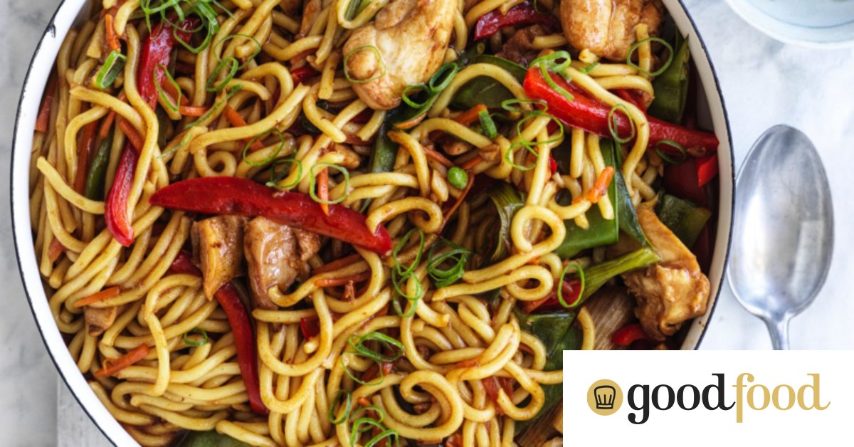 Adam Liaw's chicken lo mein stirfry
