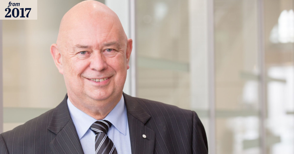 Why is a public servant, not the minister, defending Centrelink's robo ...