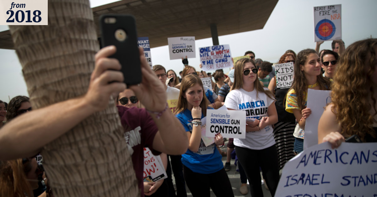 Florida school shooting survivors to lead 500,000 in global protest