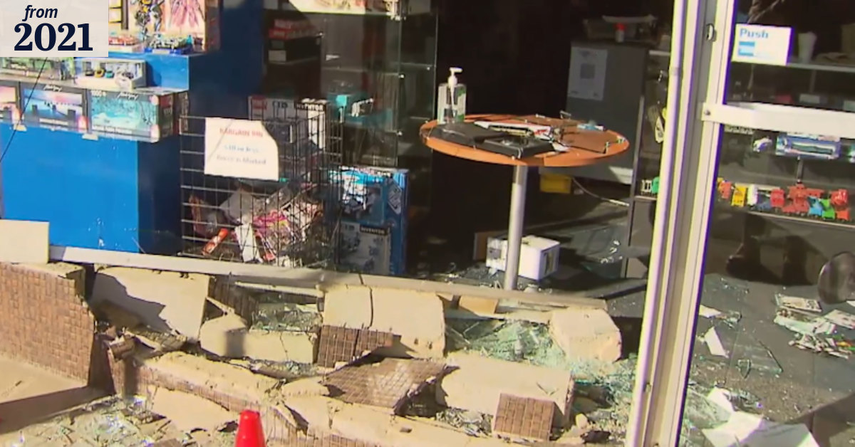 Thieves ram raid Melbourne stores