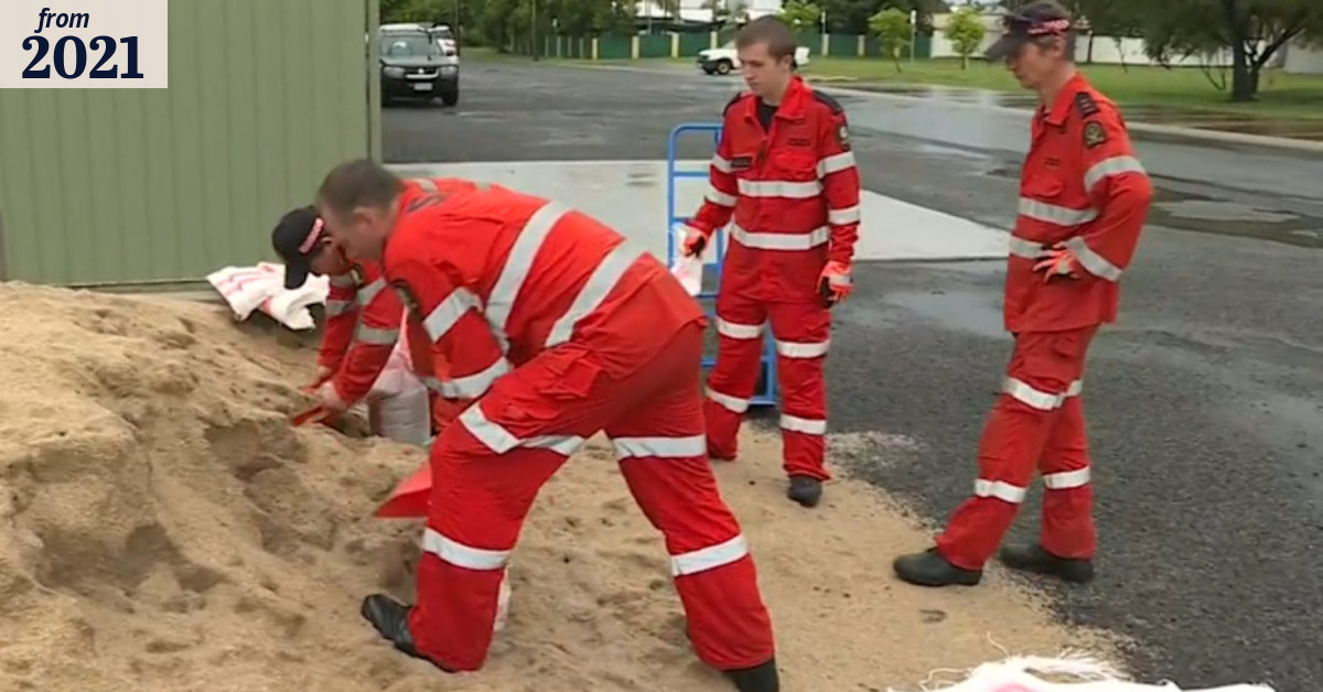 Far North Queensland braces for Cyclone Kimi
