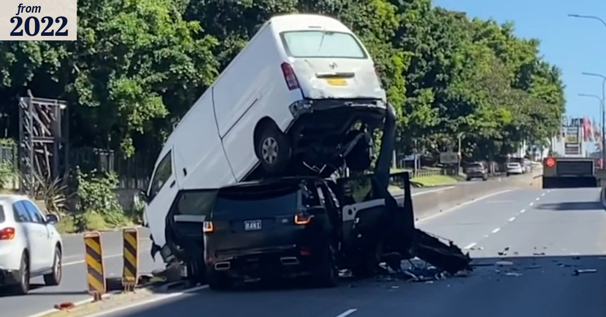 Van and Range Rover crash in Sydney