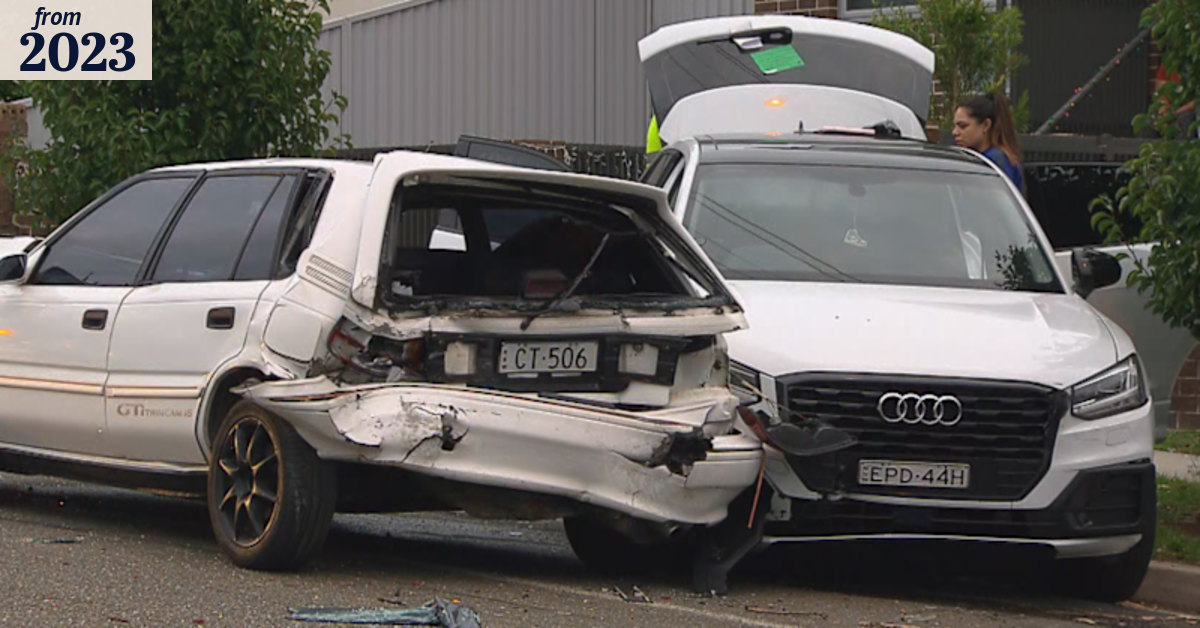 Search for driver who smashed into several cars in Sydney