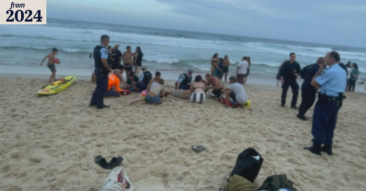 Four people rescued from Sydney beach