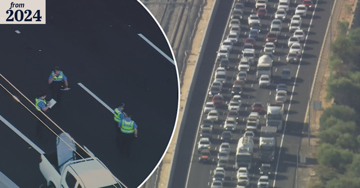 Commuter chaos after deadly crash on Kwinana Freeway