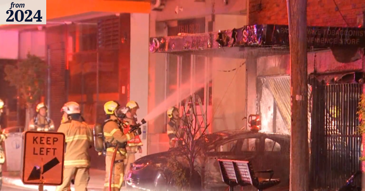 Tobacco shop destroyed by fire in Melbourne's north
