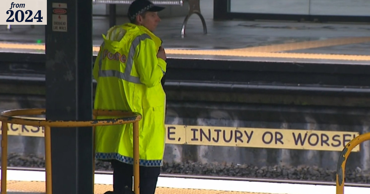 Major delays after train breaks down