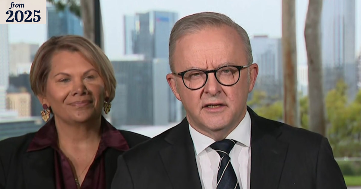 Senator makes shock defection from Labor to Greens