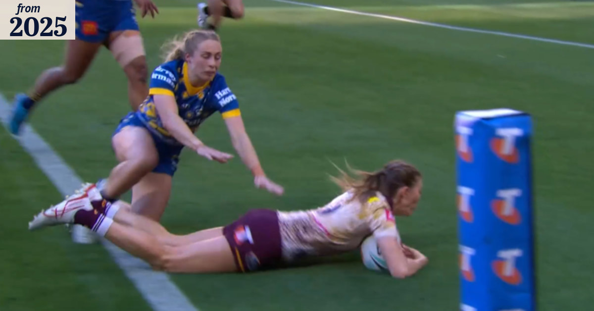 Maddick dives over in the corner