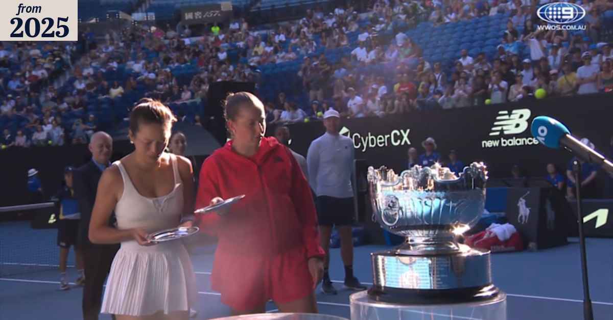 Awkward moment as doubles runners-up handed wrong trophies