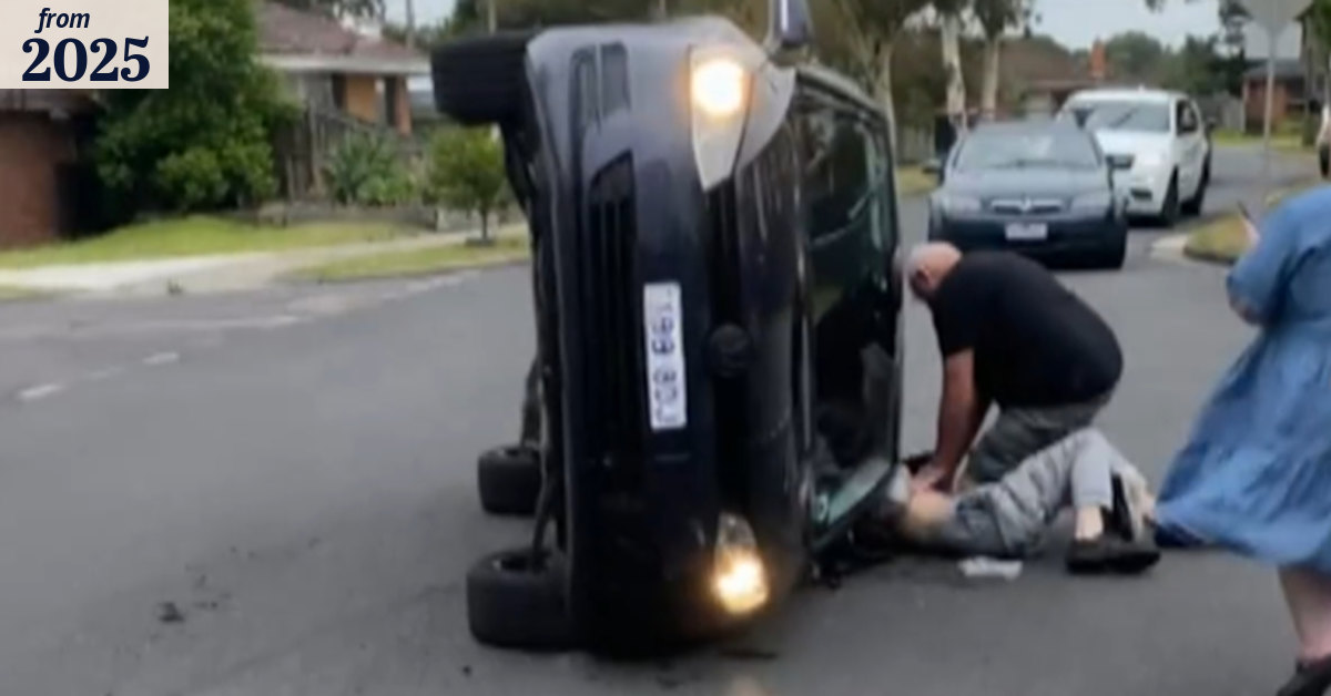 Man makes citizen's arrest after teens flip allegedly stolen car on ...