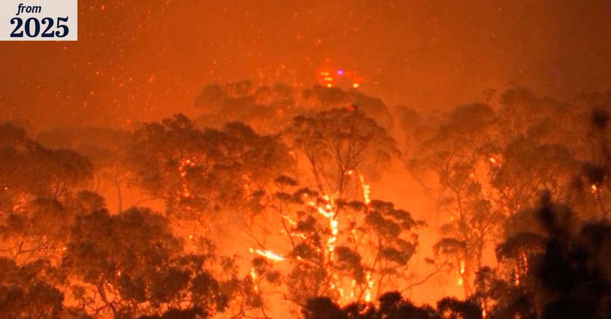 Warning as out-of-control bushfire burns near homes in Melbourne's east