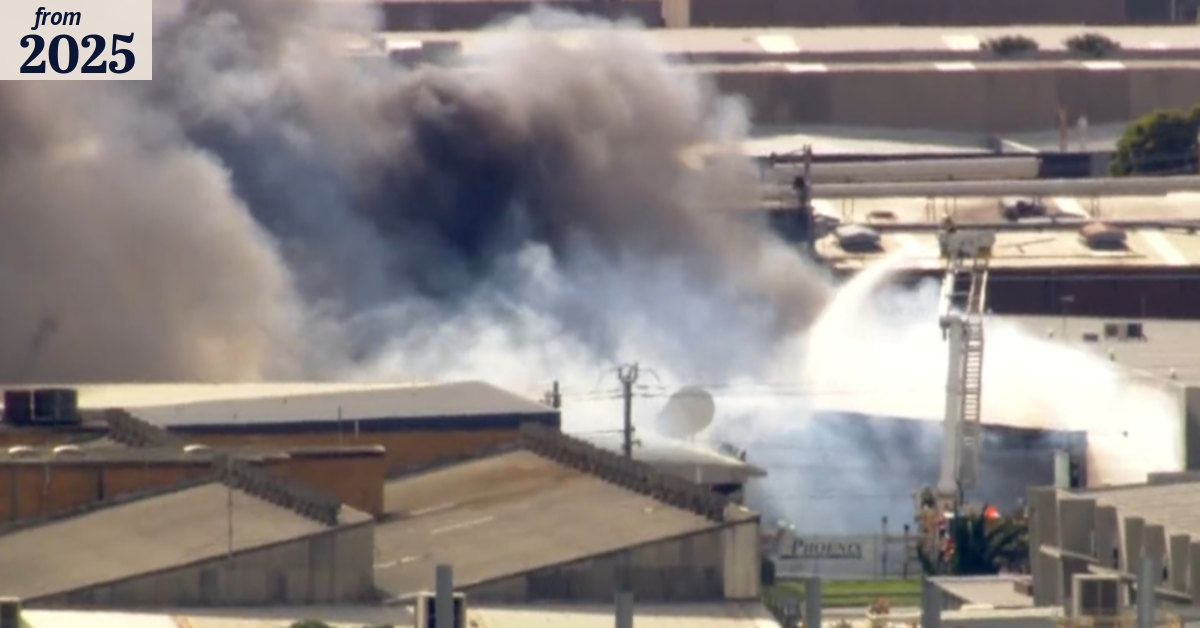 Fire crews battle massive factory blaze in Melbourne's south-east