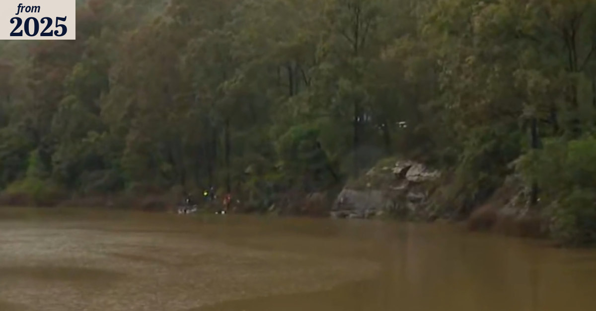 Body recovered after car crashes into river