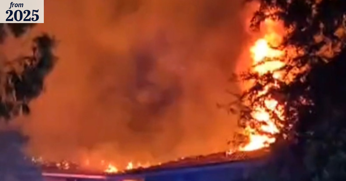 Firefighters injured battling Sydney unit complex