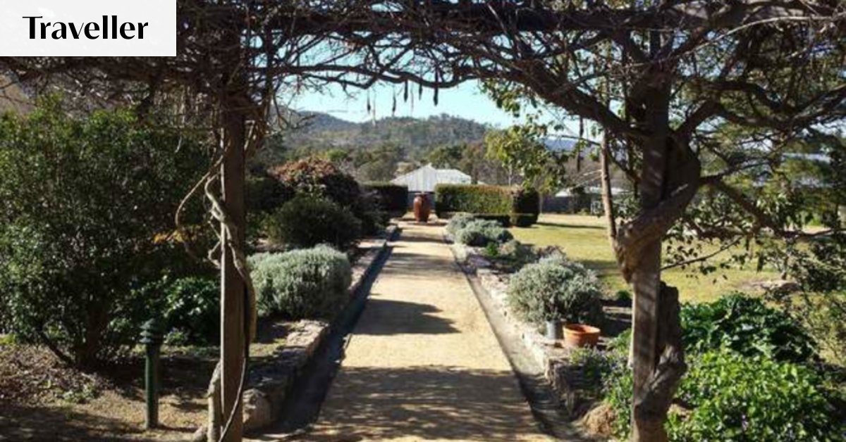 Stanthorpe: Vineyard Cottages and Cafe