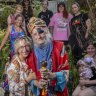 Neighbours have signed up to help a much loved colourful 'wizard', 95-year-old 'Baba Desi' get to Belgrave shops. (Footage: Pauline Klemm/Sliding Door Photography)